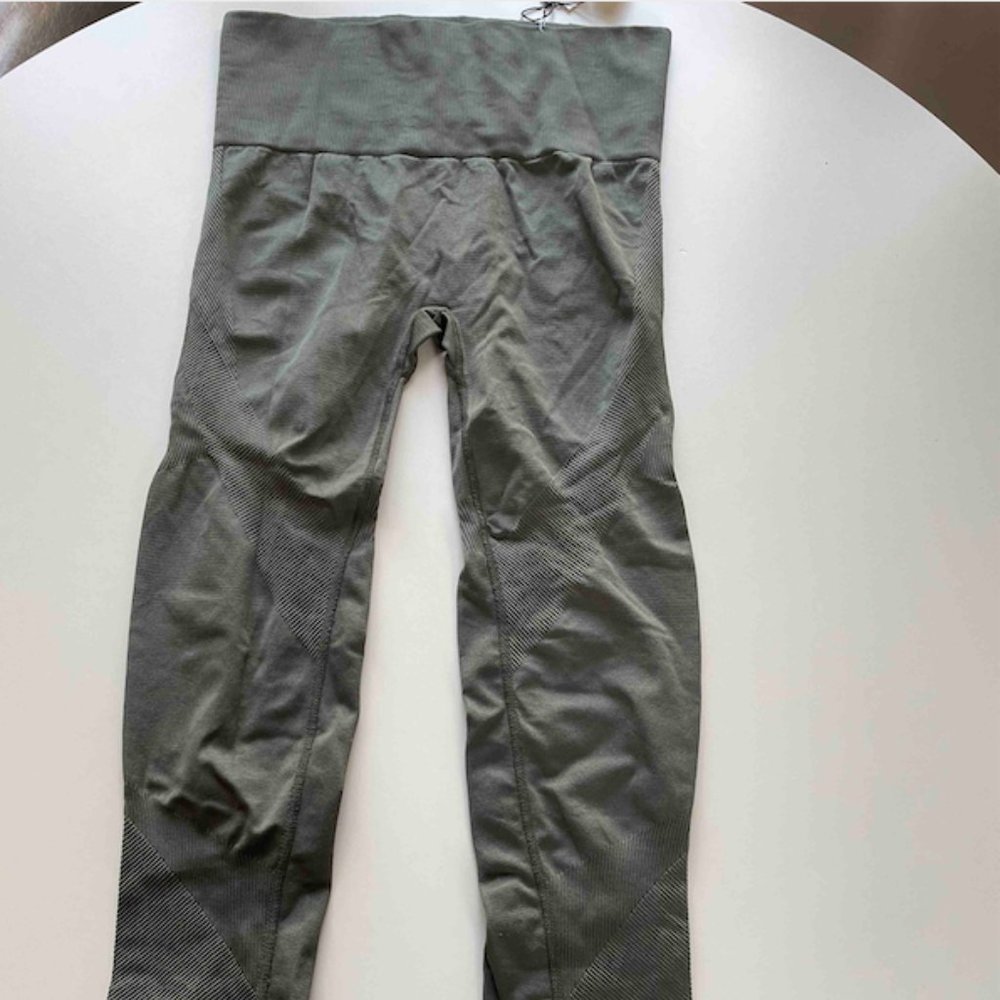 Alala Essential Seamless Tight Size M Army Green New With Tags